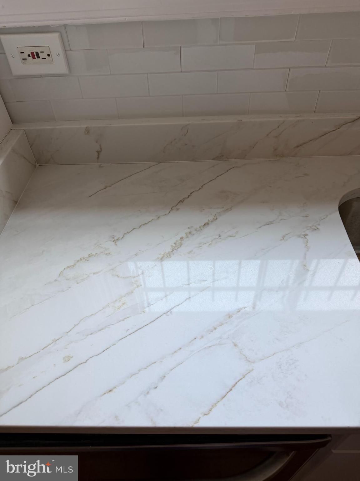 2412 SKYLAND PLACE SE