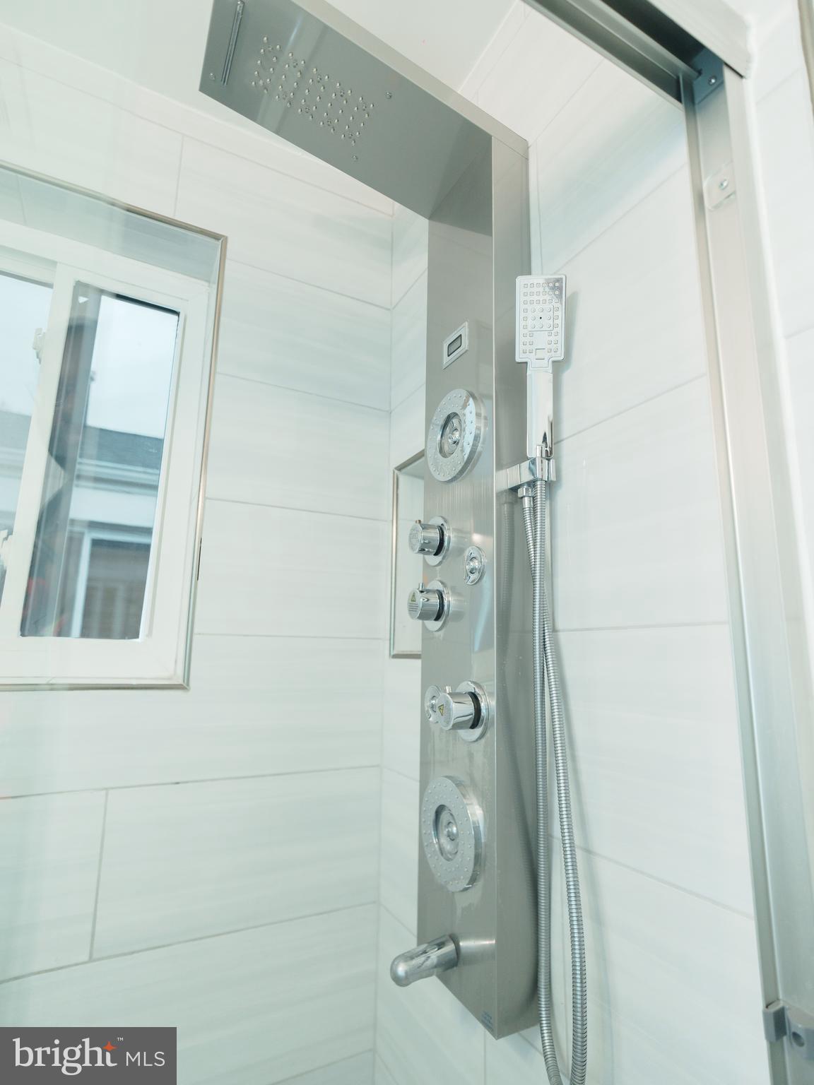 2412 SKYLAND PLACE SE