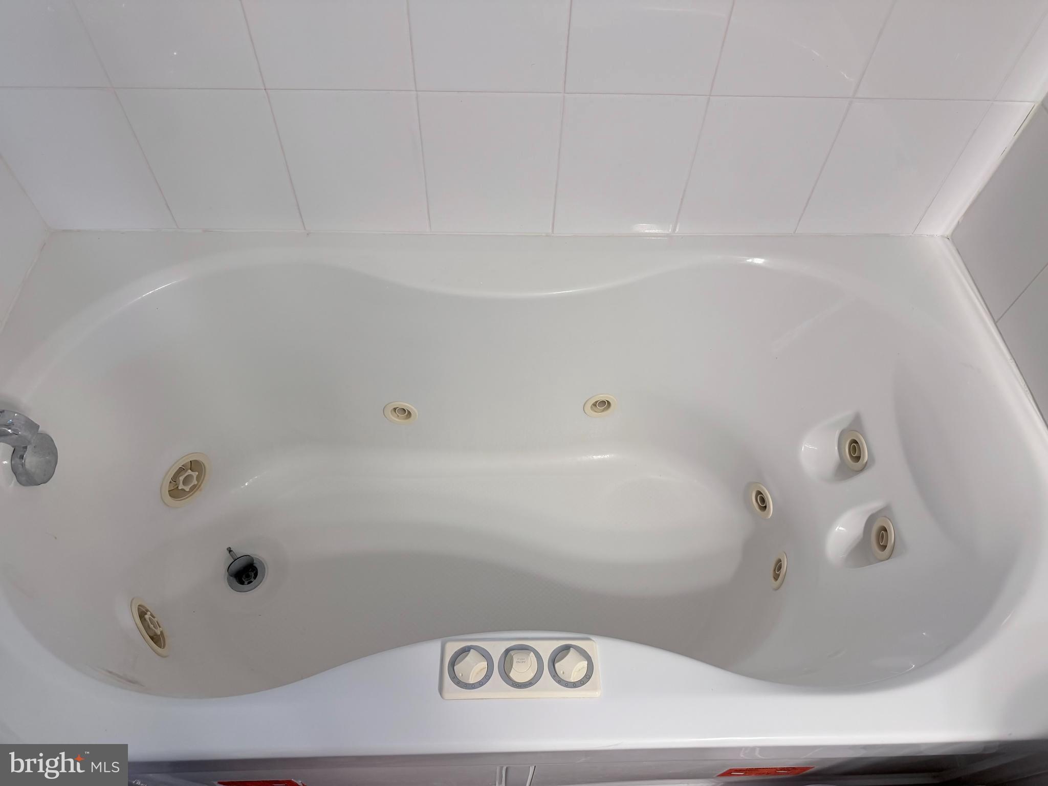 2412 SKYLAND PLACE SE