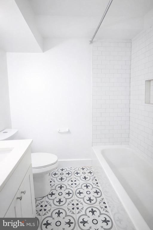 604 17TH STREET NE Unit: UNIT 2