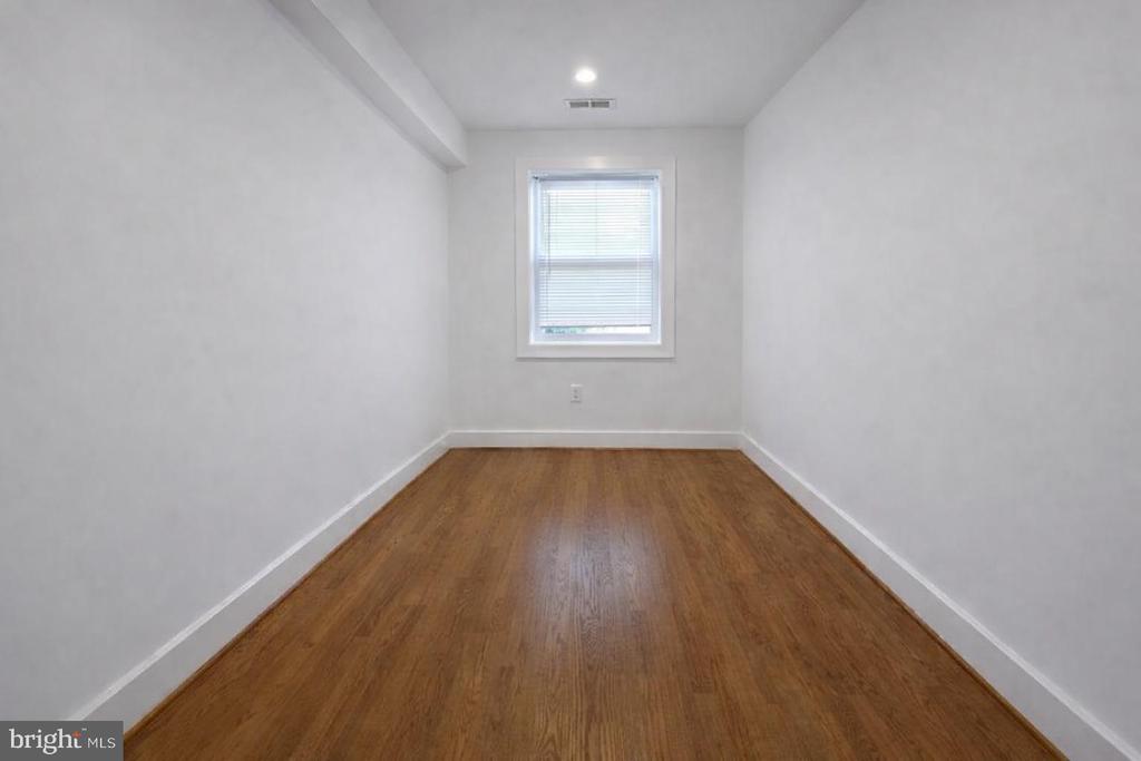 604 17TH STREET NE Unit: UNIT 2
