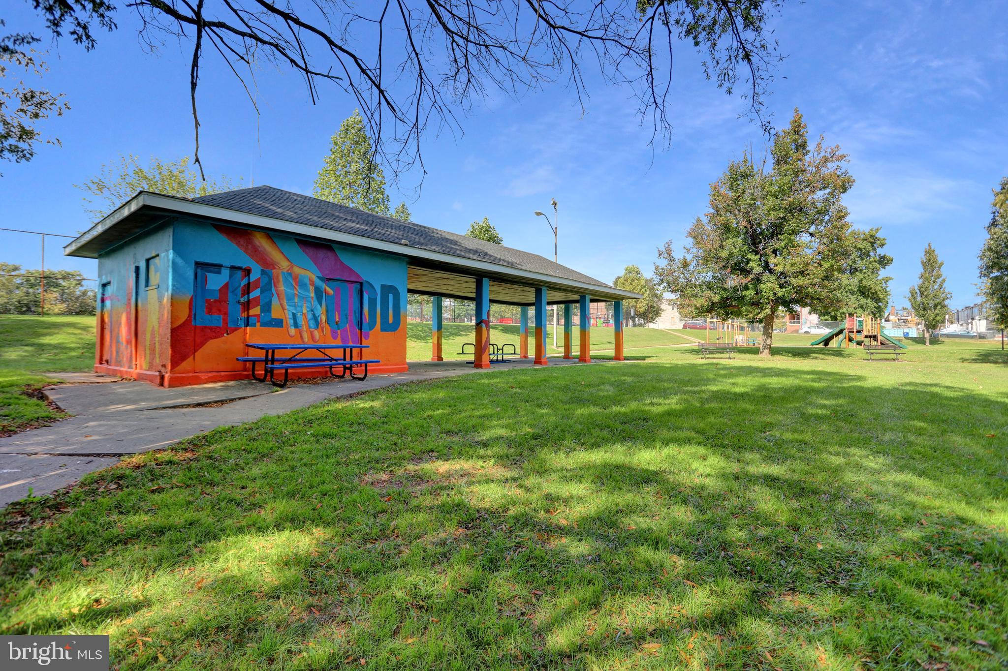 423 N ELLWOOD AVENUE