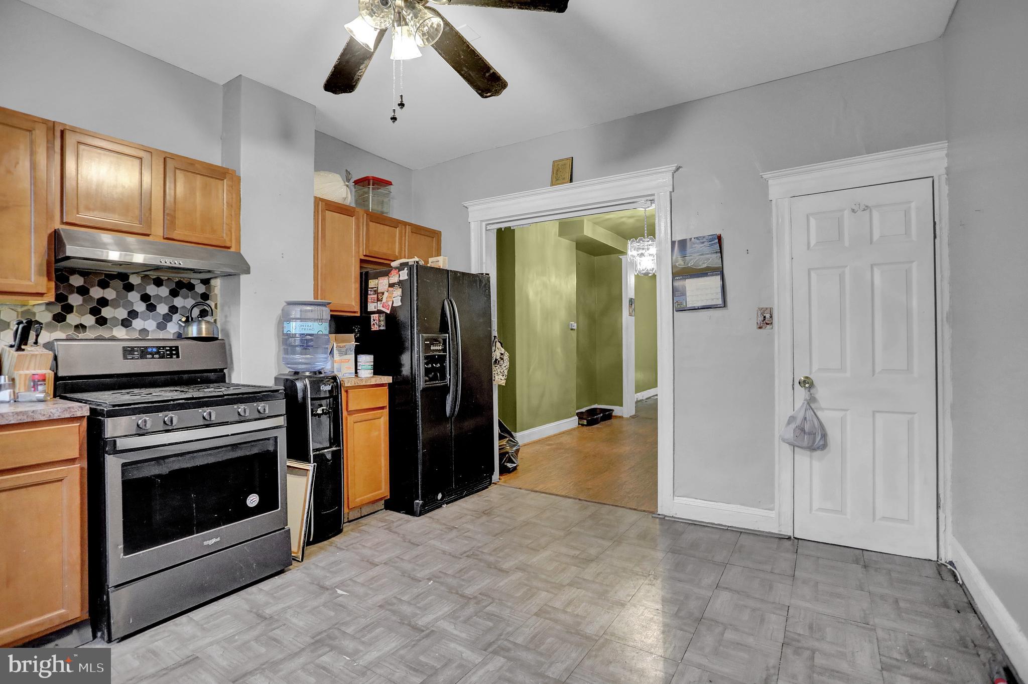 423 N ELLWOOD AVENUE