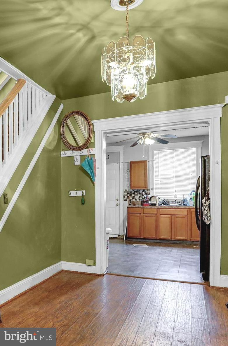 423 N ELLWOOD AVENUE