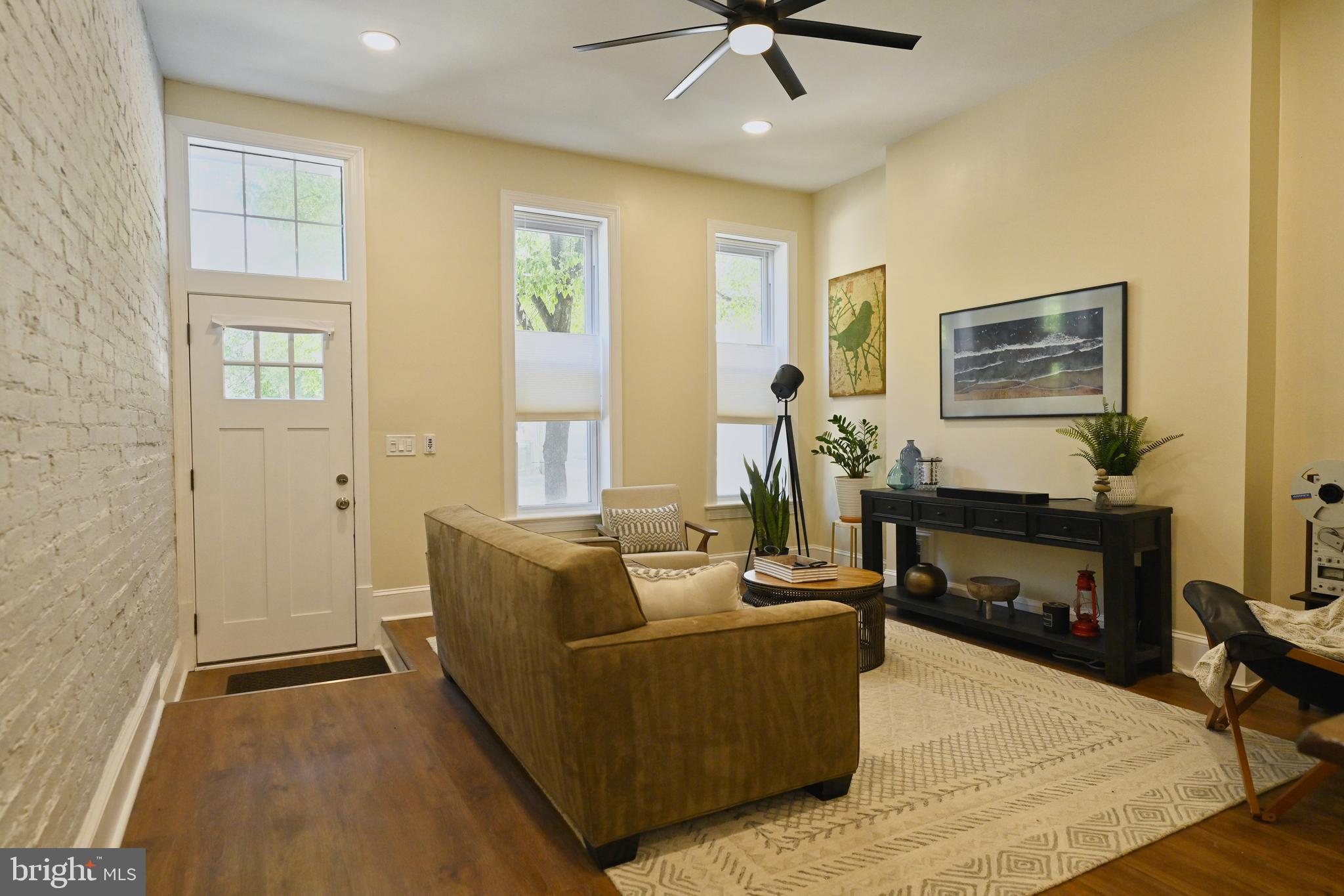 113 E LAFAYETTE AVENUE