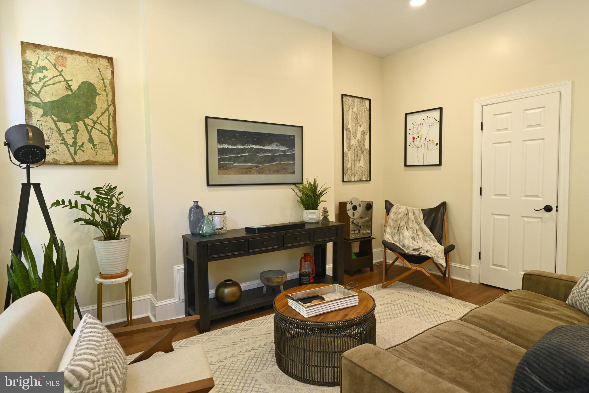 113 E LAFAYETTE AVENUE