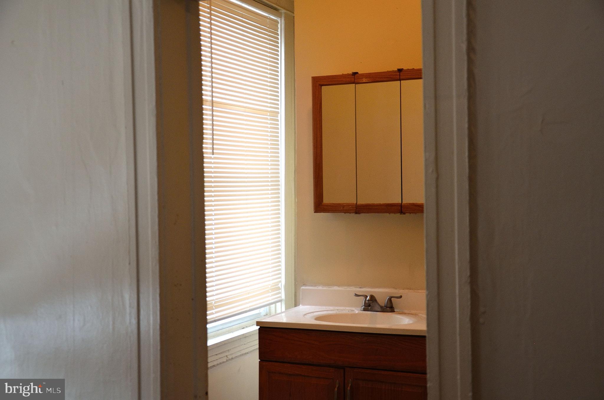 2600 AISQUITH STREET NE