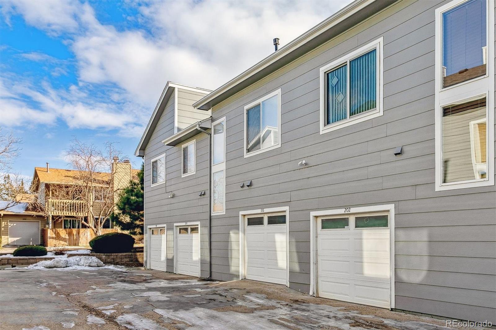 1050 S Walden Way Unit: 106