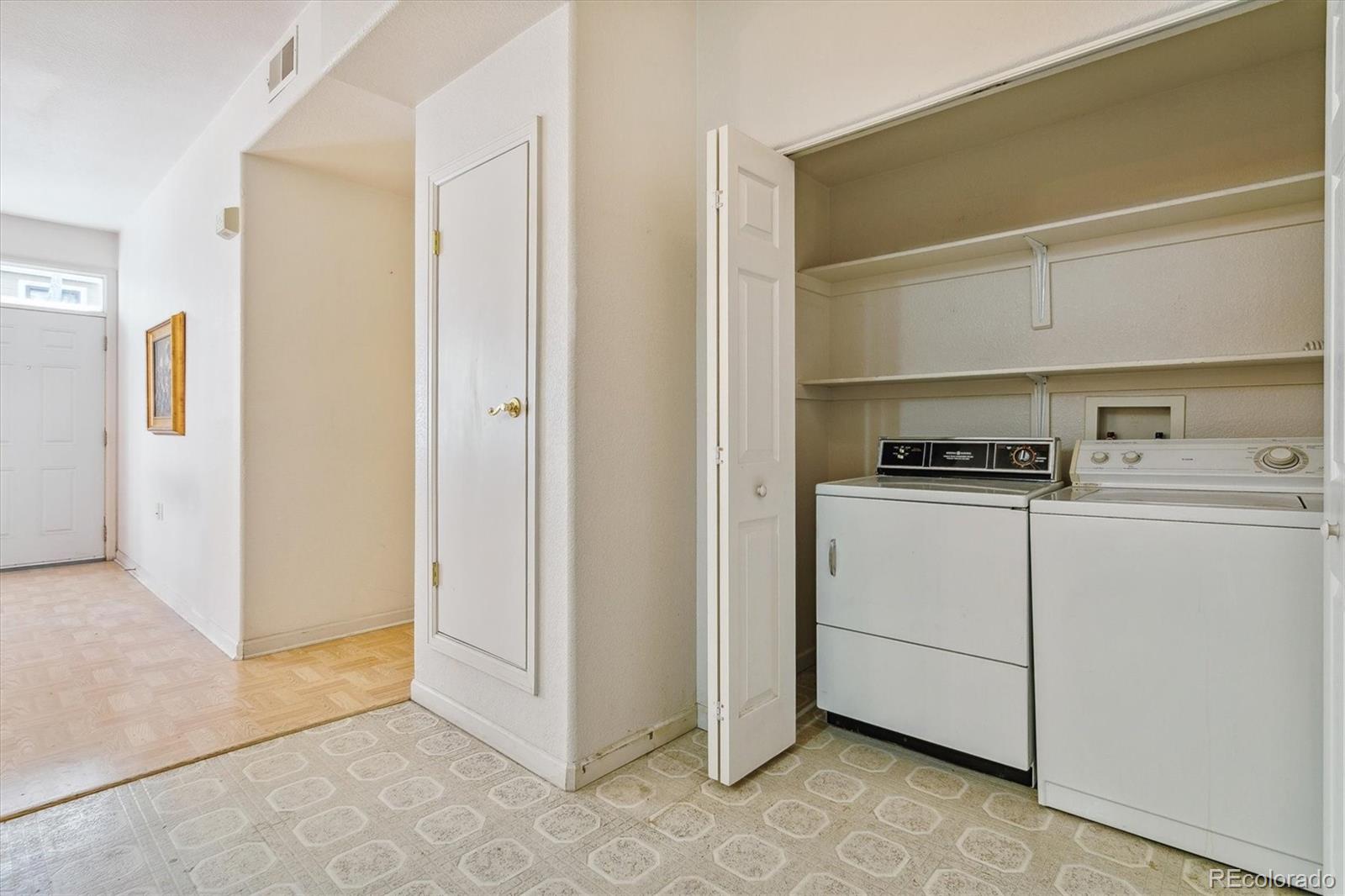 1050 S Walden Way Unit: 106