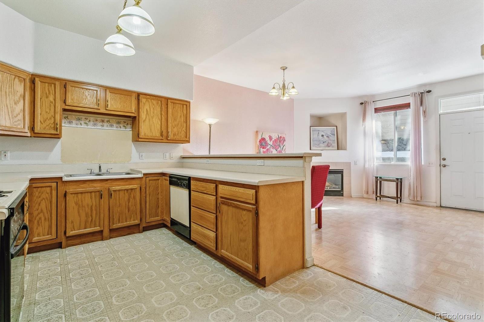 1050 S Walden Way Unit: 106