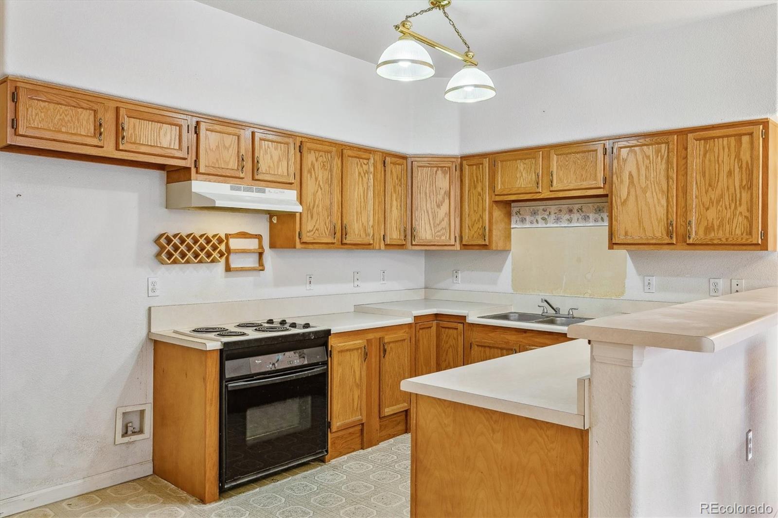 1050 S Walden Way Unit: 106