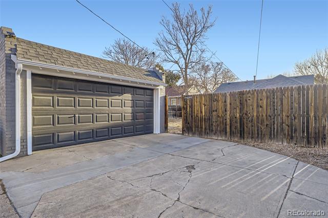 2555 Hudson Street