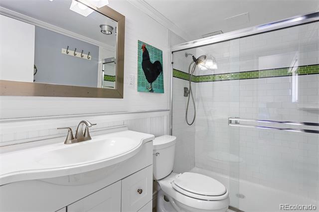 1121 Albion Street Unit: 210