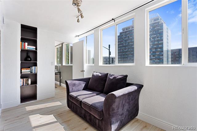 1121 Albion Street Unit: 210