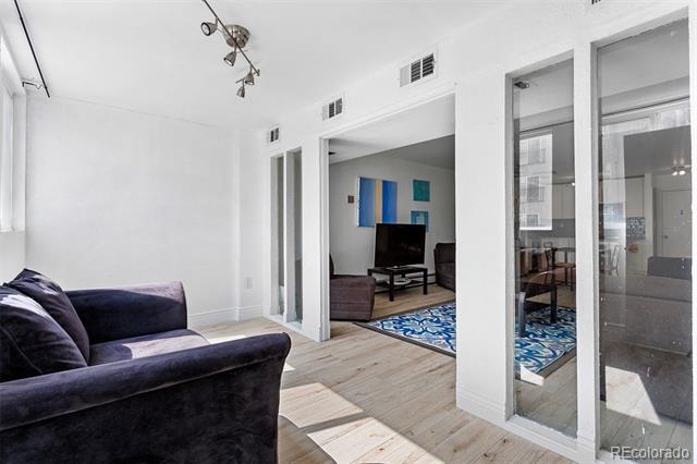 1121 Albion Street Unit: 210