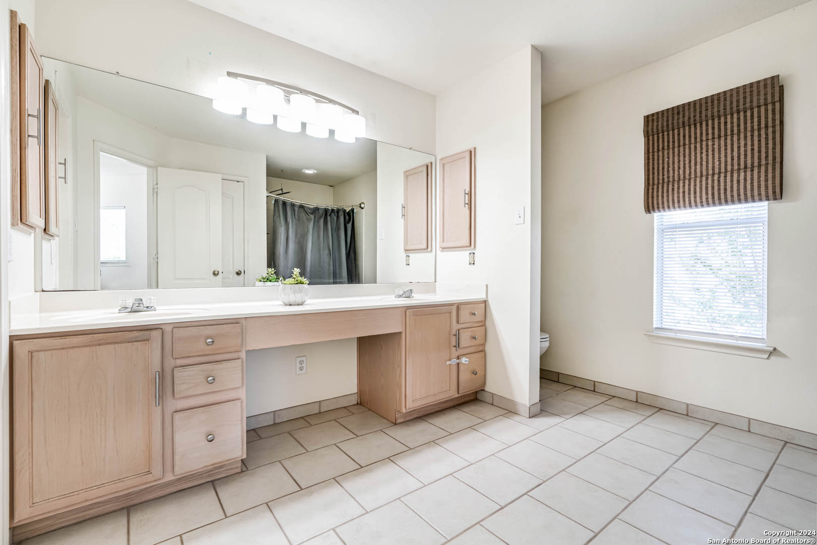 1343 Pecan Station