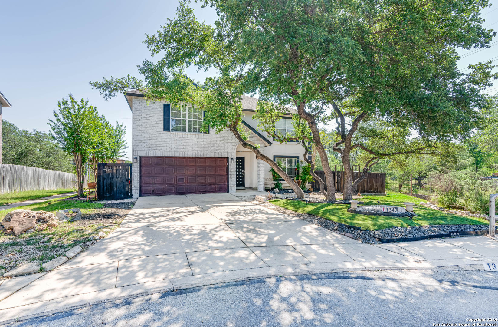 1343 Pecan Station