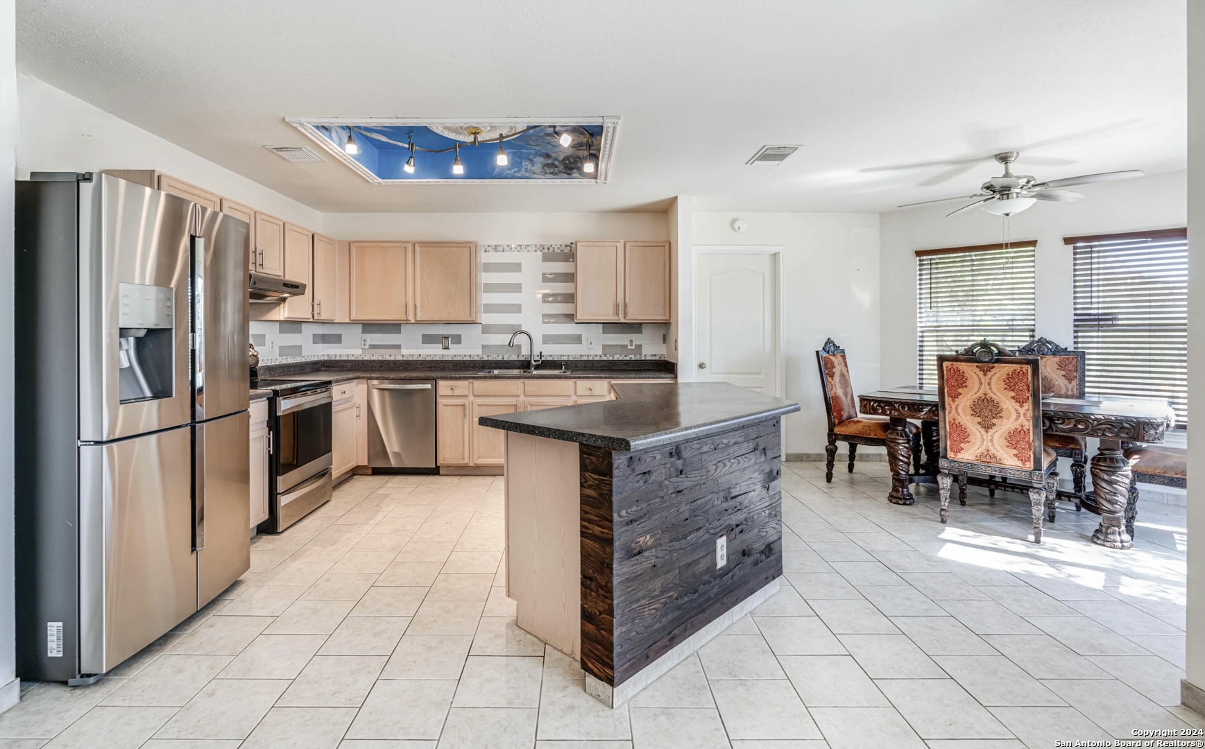 1343 Pecan Station