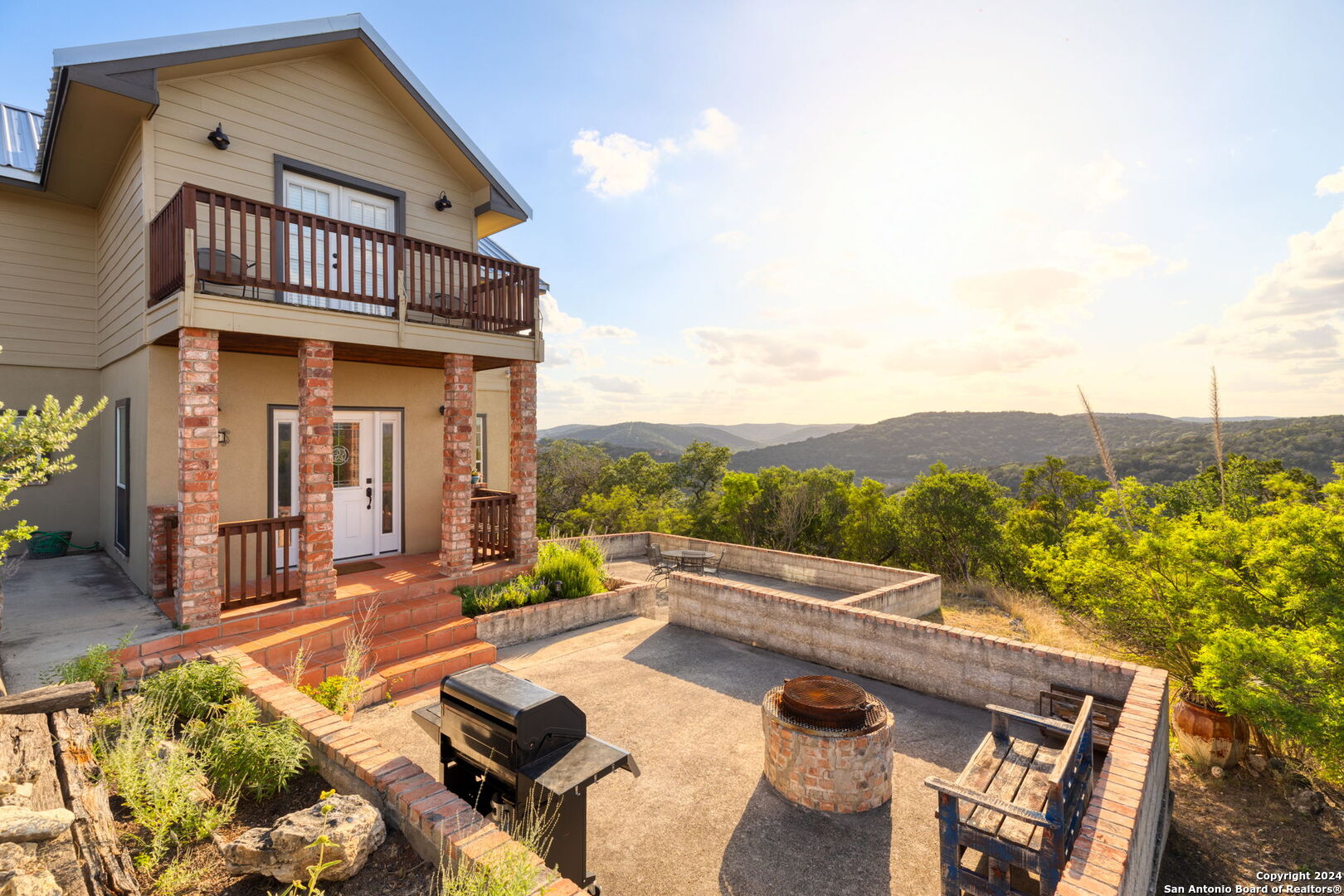 552 Cat Claw Mountain Rd.
