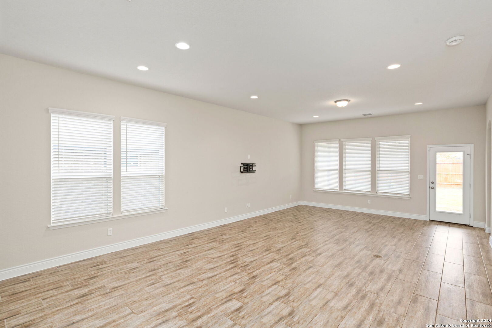 7618 Desperado Way