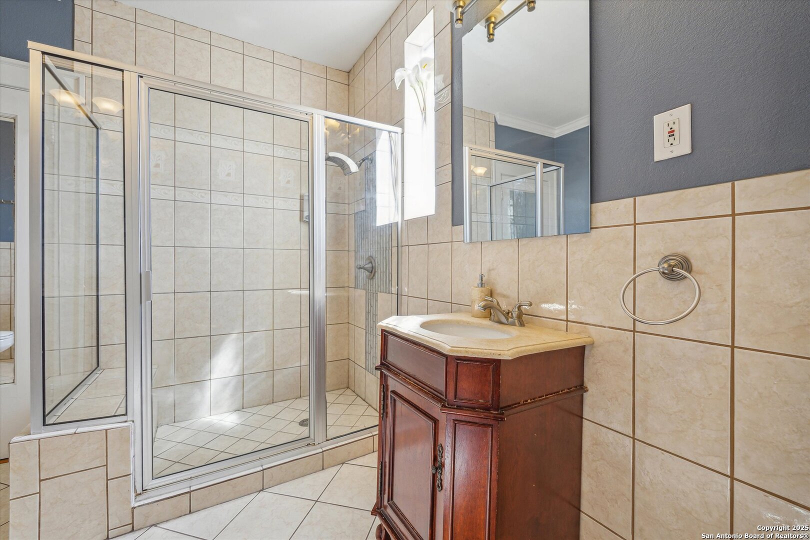 343 W Gramercy Pl