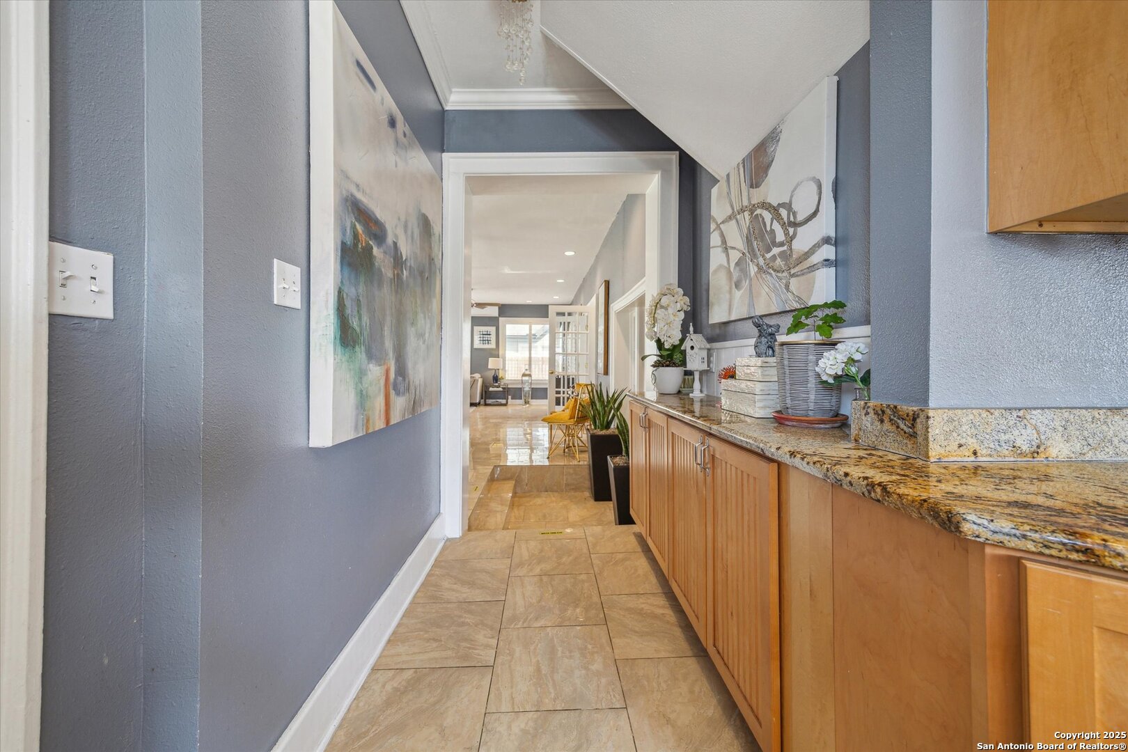 343 W Gramercy Pl