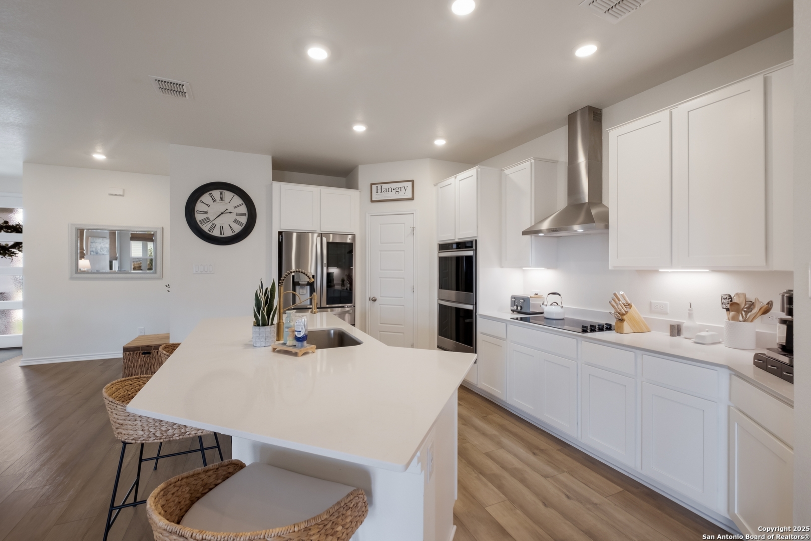 215 W Granite Shores