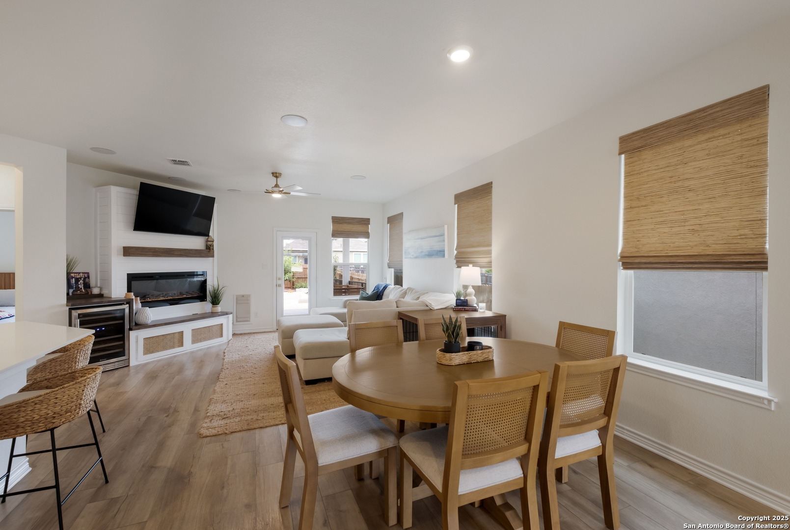 215 W Granite Shores