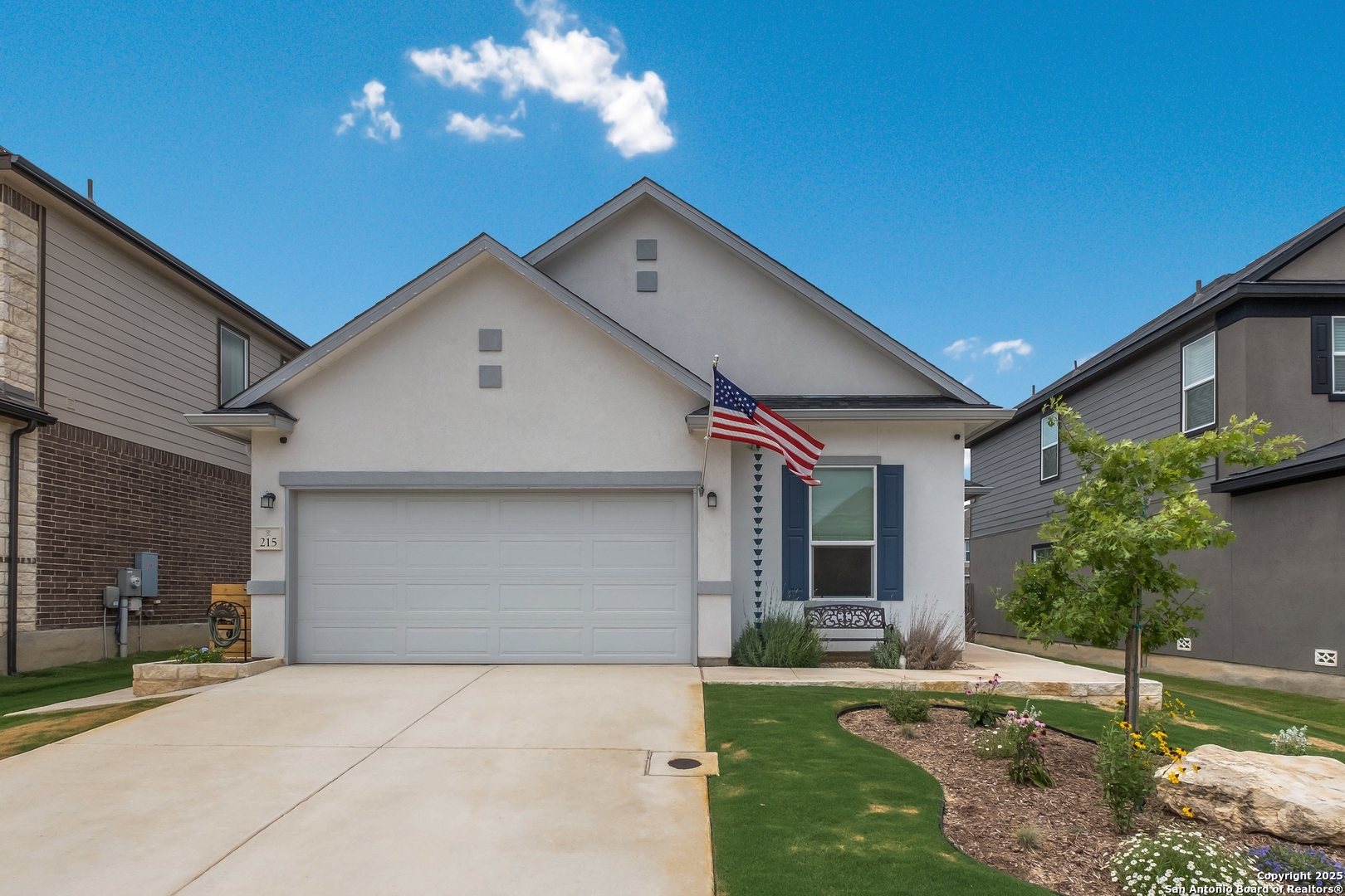 215 W Granite Shores