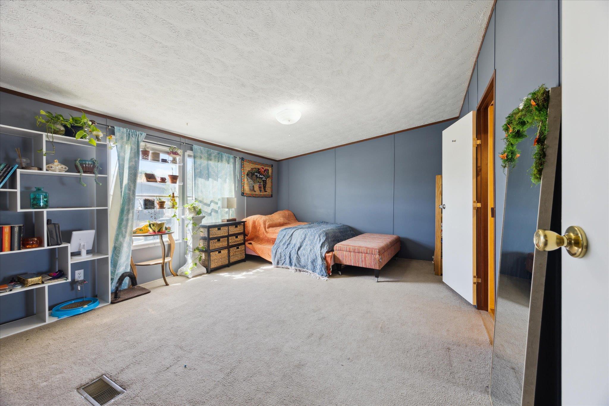 237 Southfork DR