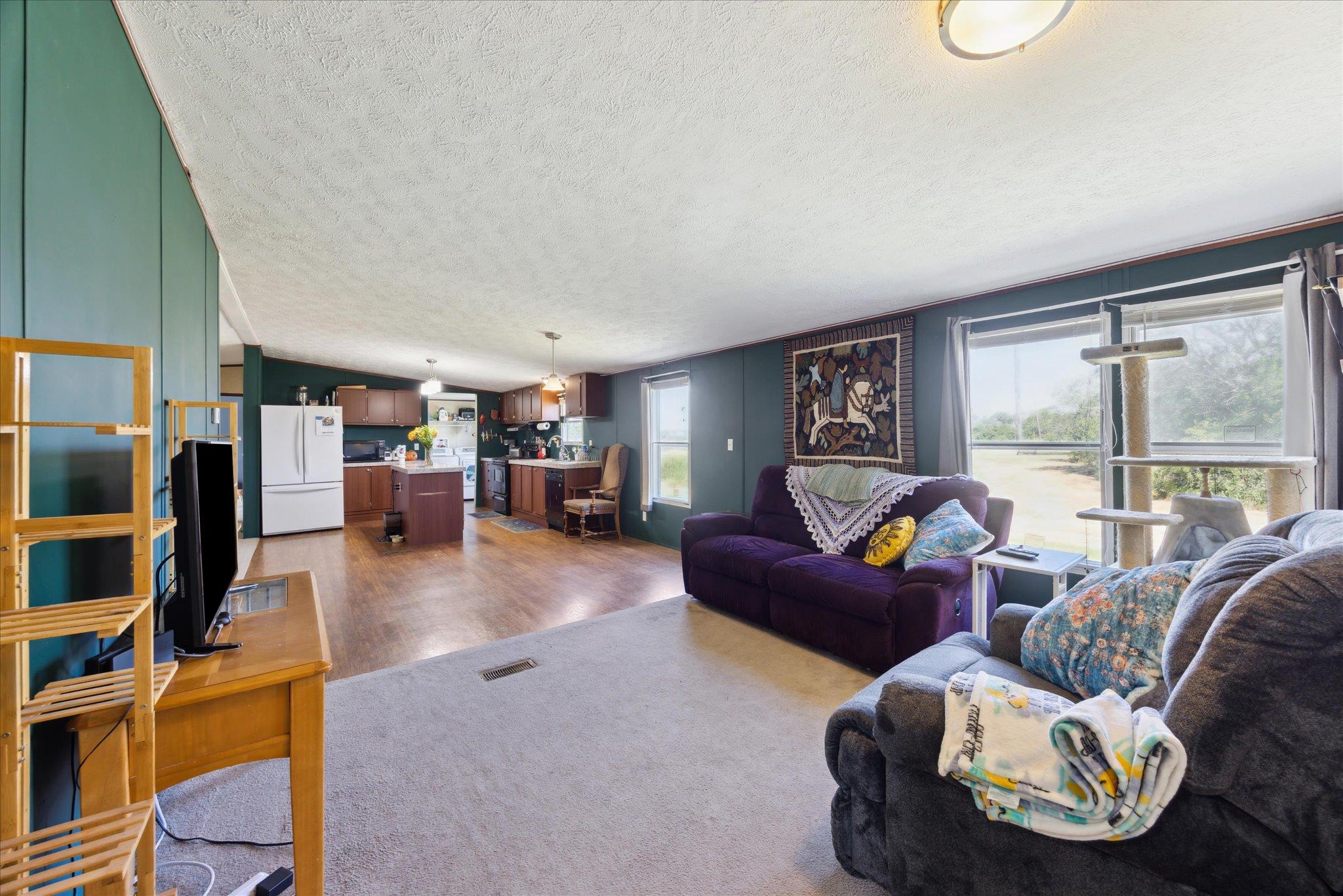 237 Southfork DR