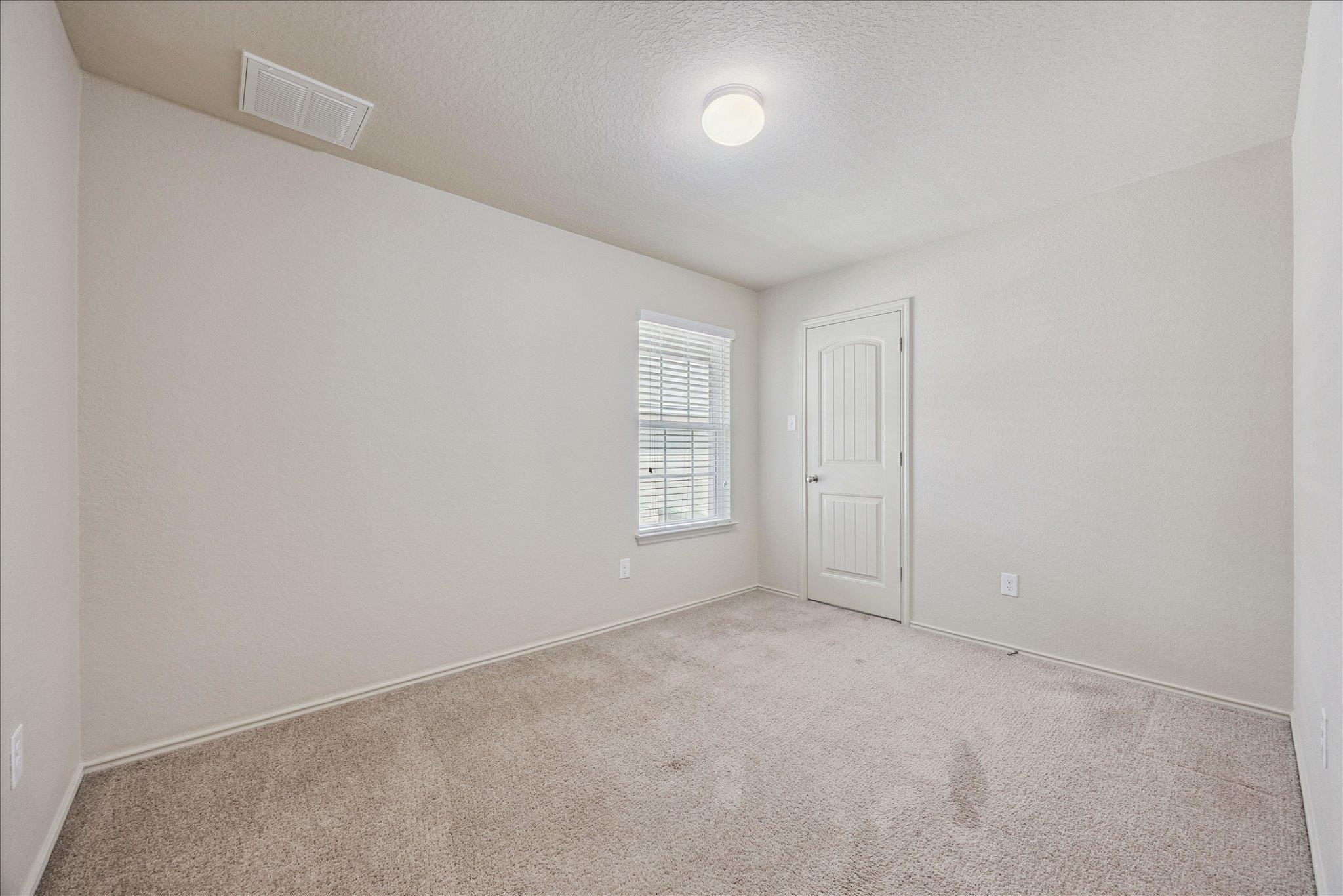 181 Lake Gln DR