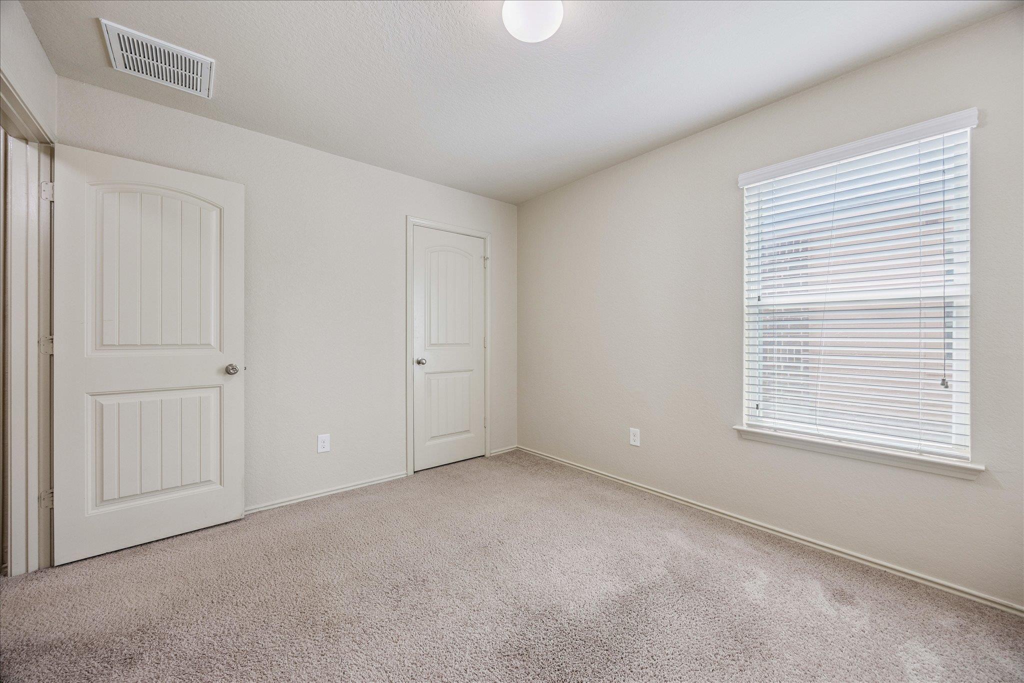 181 Lake Gln DR