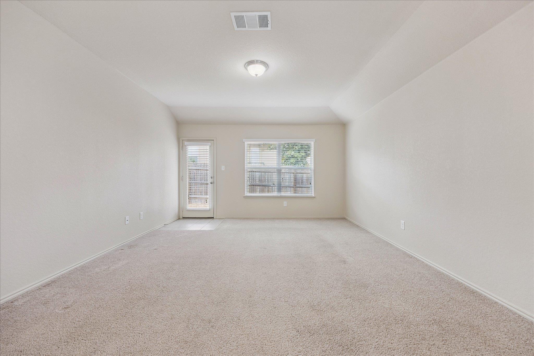 181 Lake Gln DR