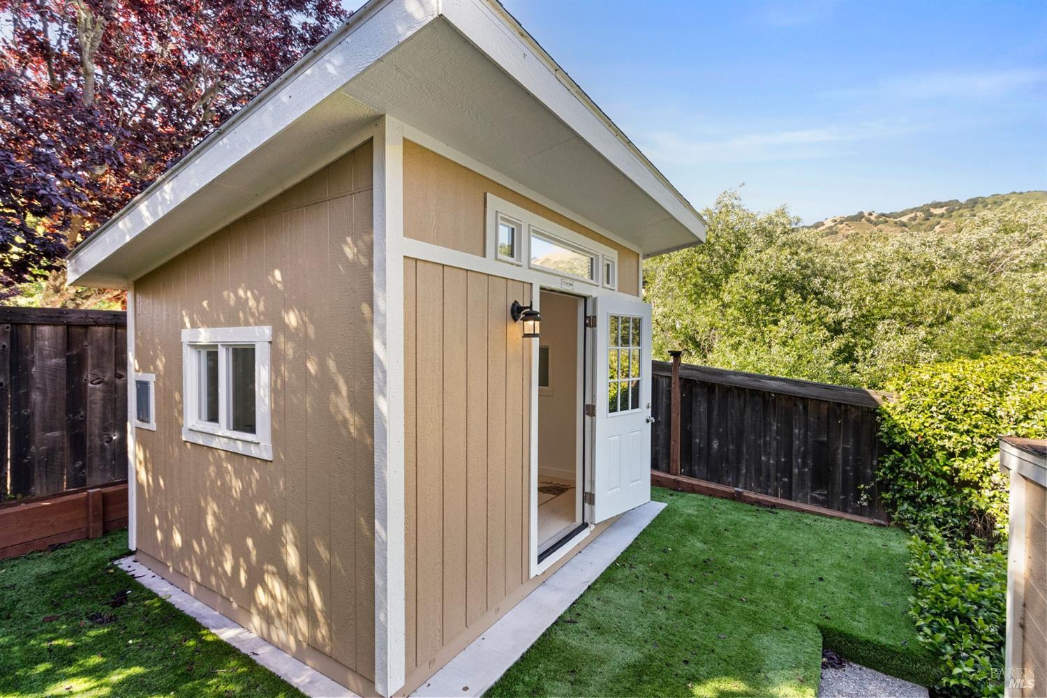 1 Golden Lily Place