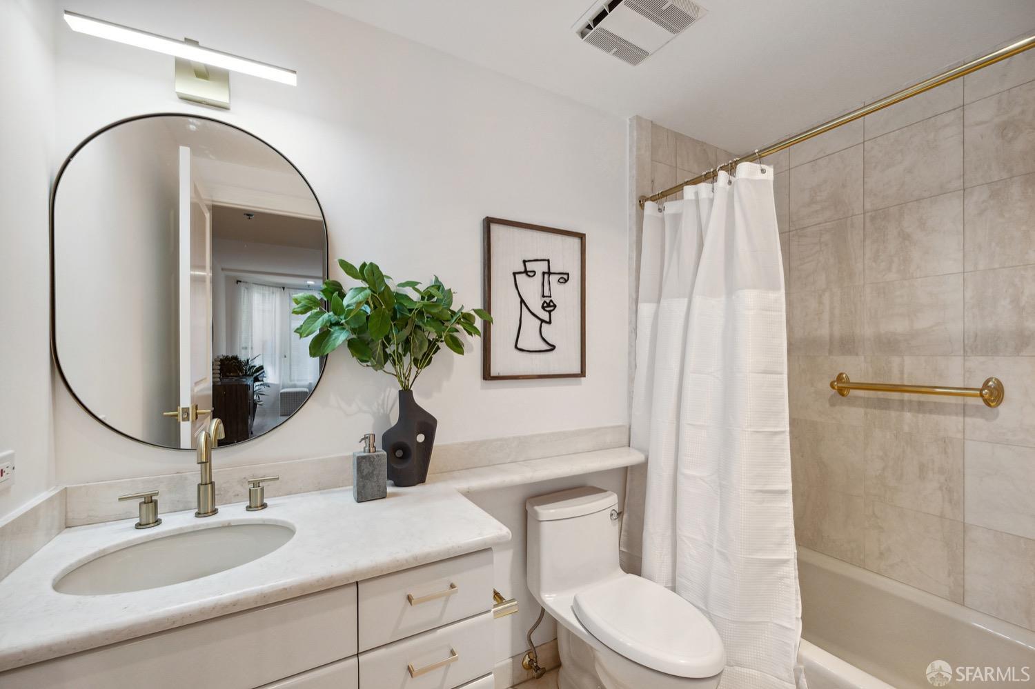 1045 Mason Street # 401