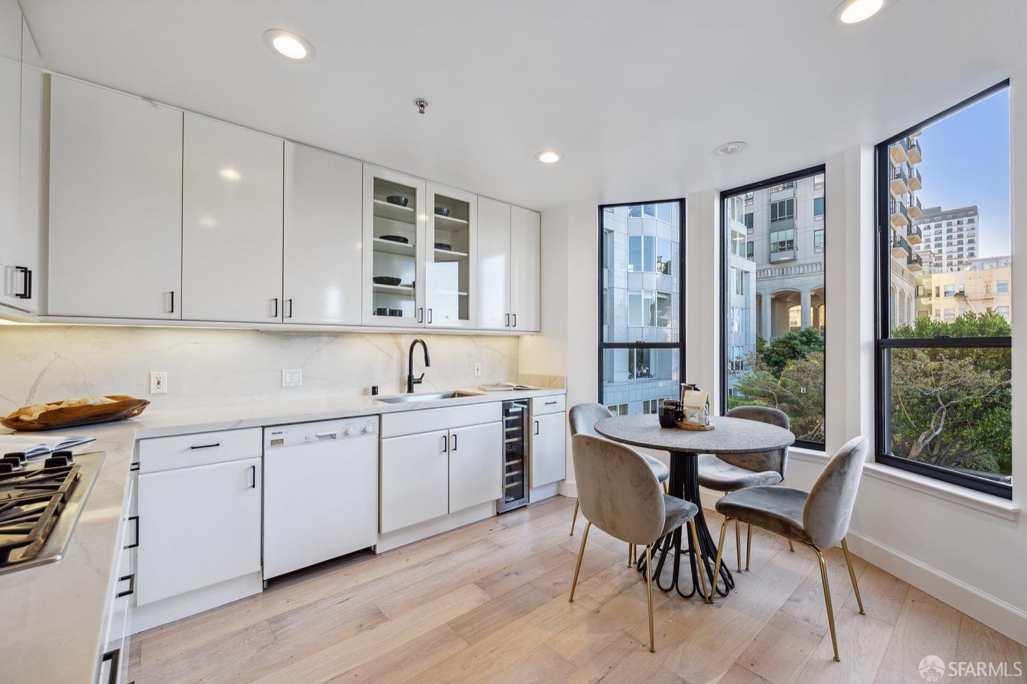 1045 Mason Street # 401
