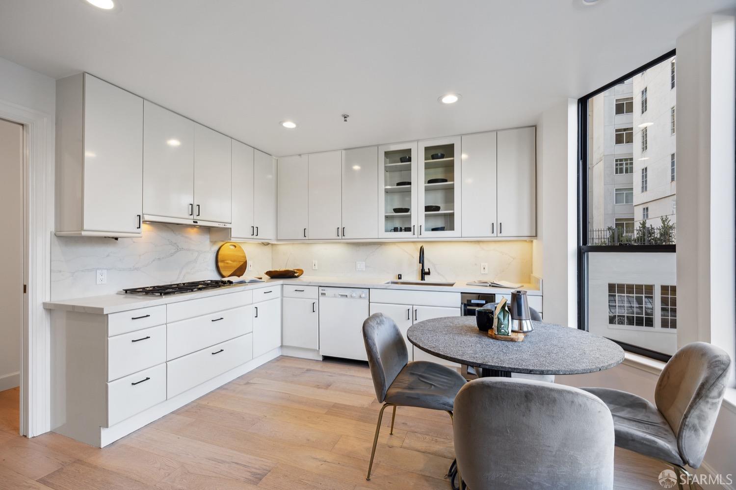 1045 Mason Street # 401