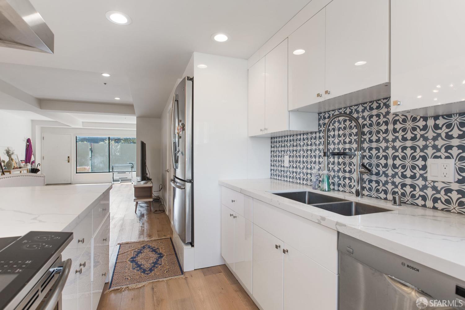 601 Van Ness Avenue Unit: 11