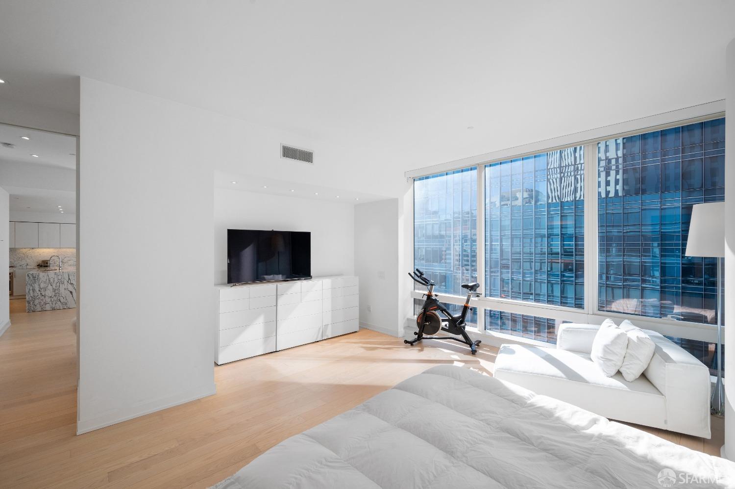 301 Mission Street Unit: PH6