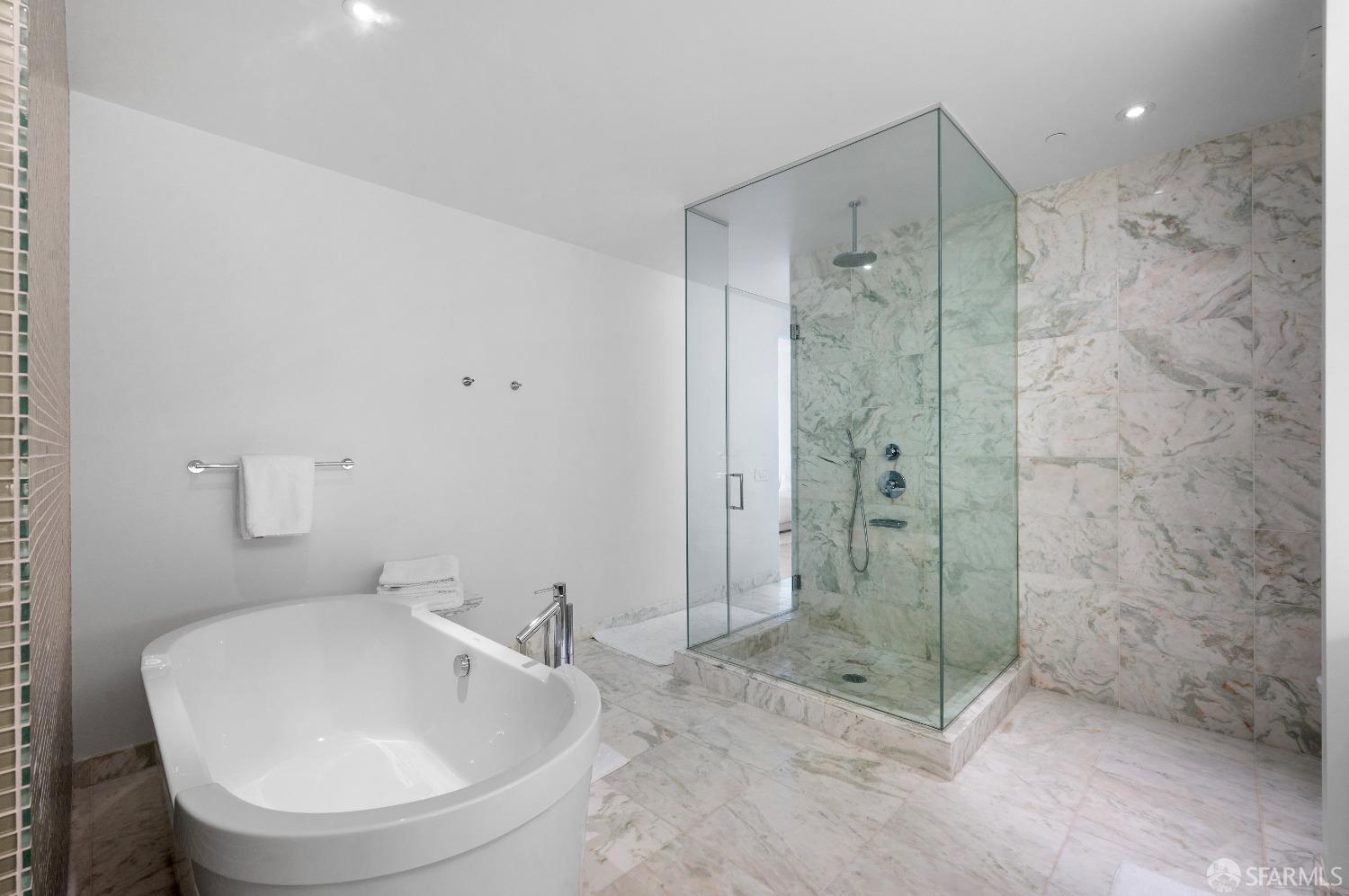 301 Mission Street Unit: PH6