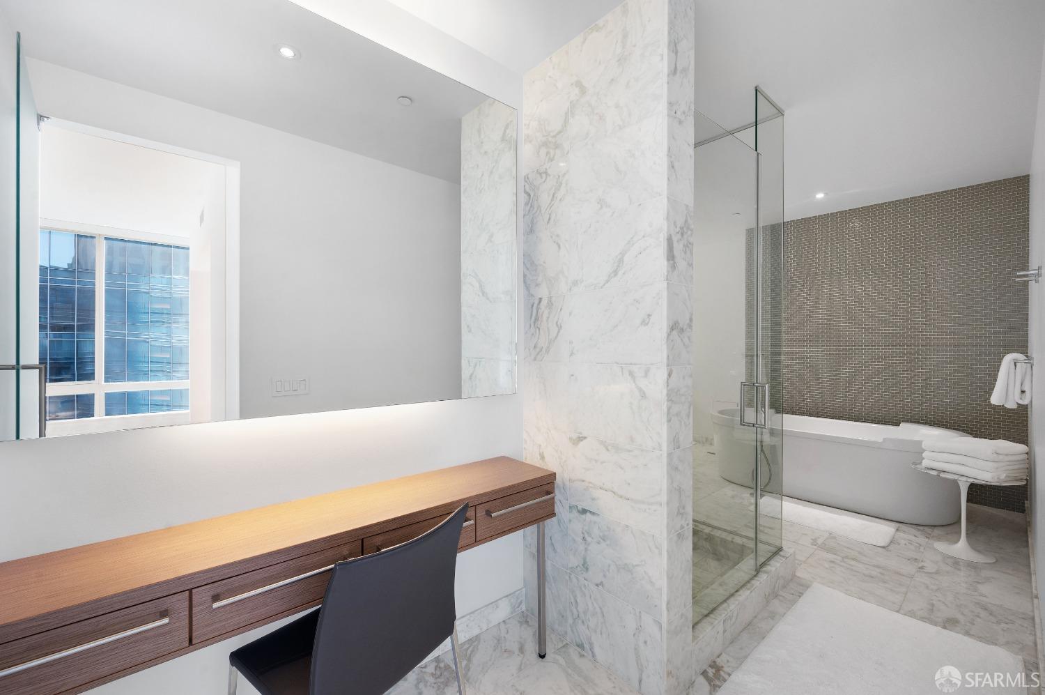 301 Mission Street Unit: PH6