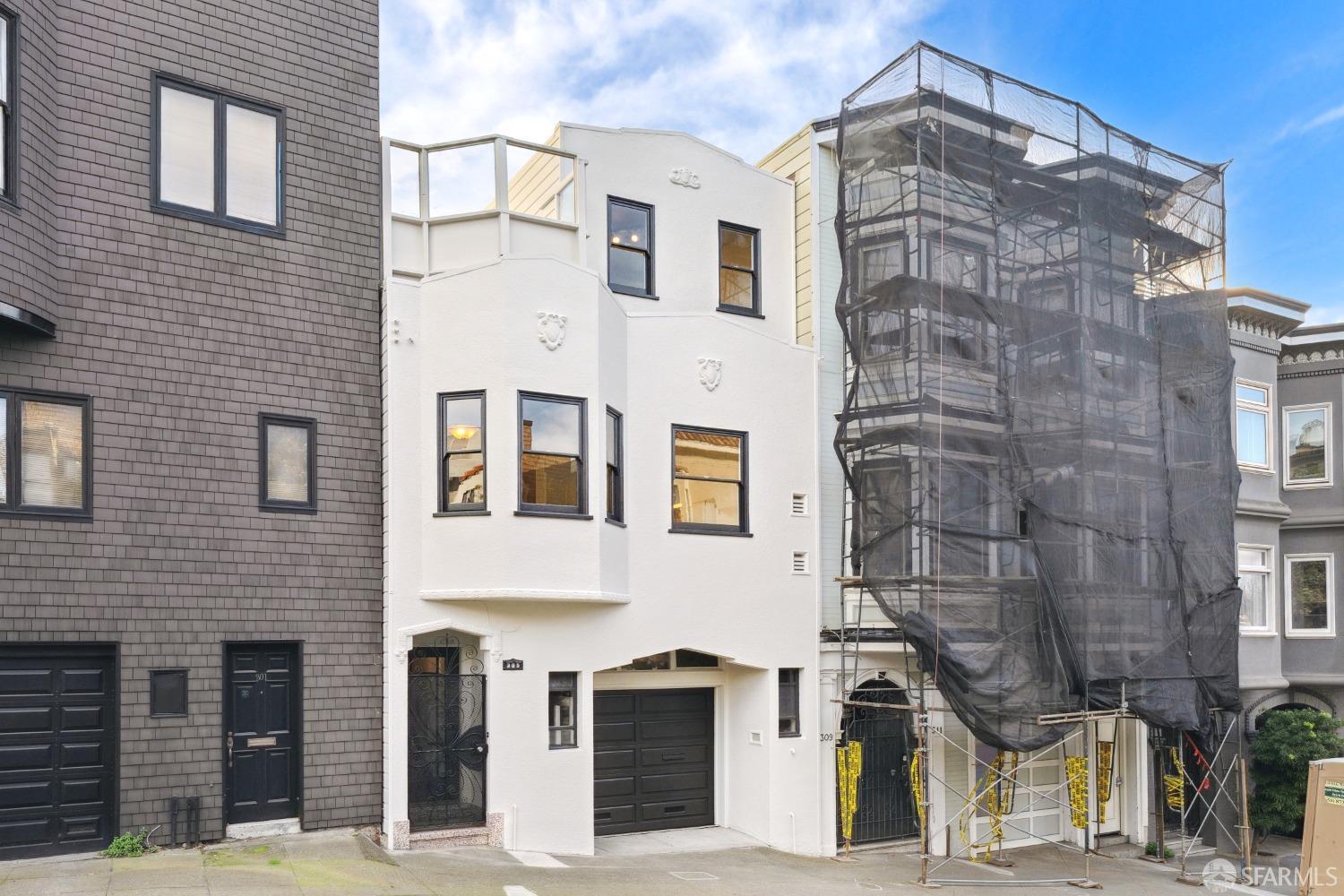 305 Chestnut Street