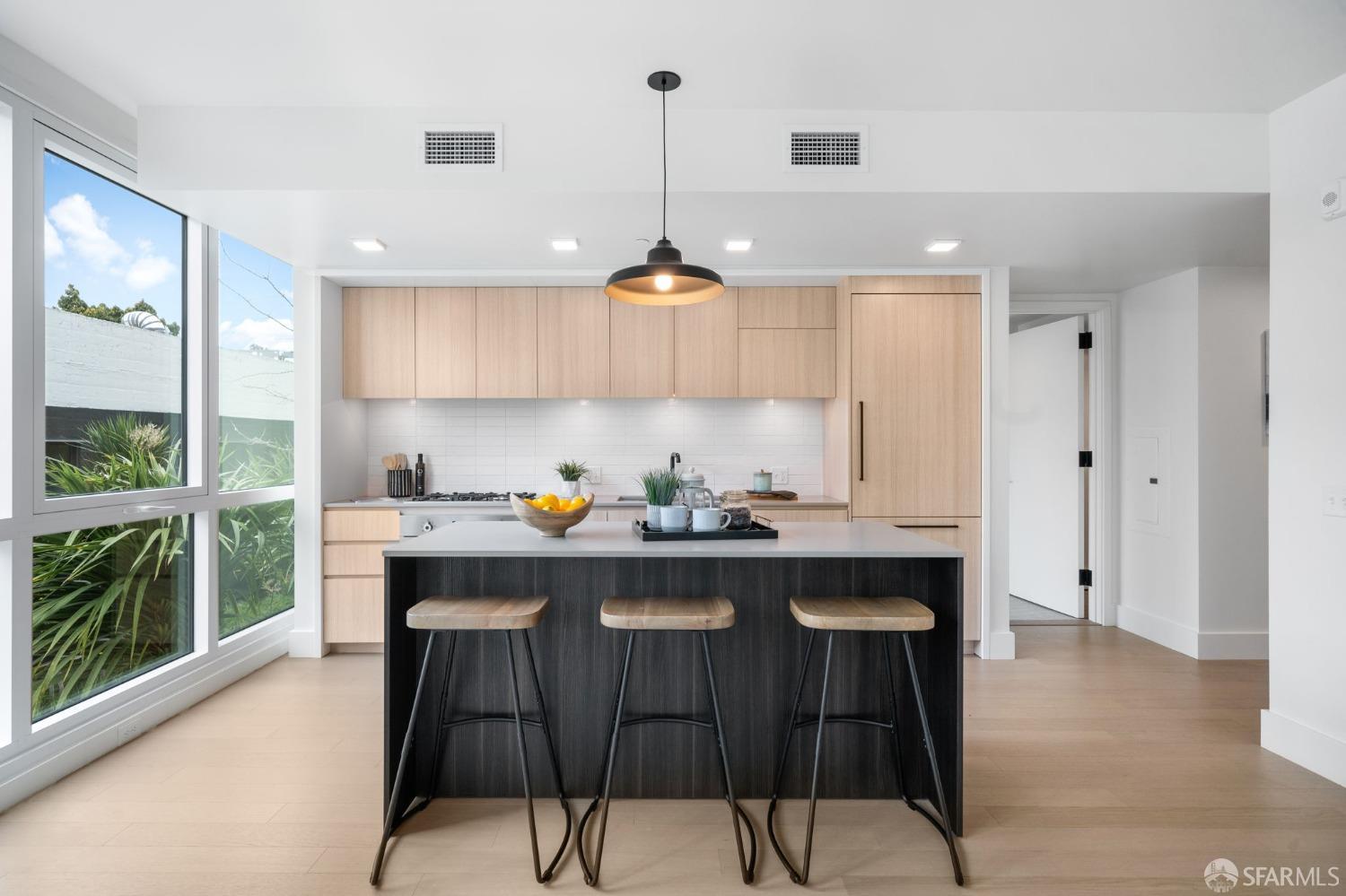 950 Tennessee Street # 215