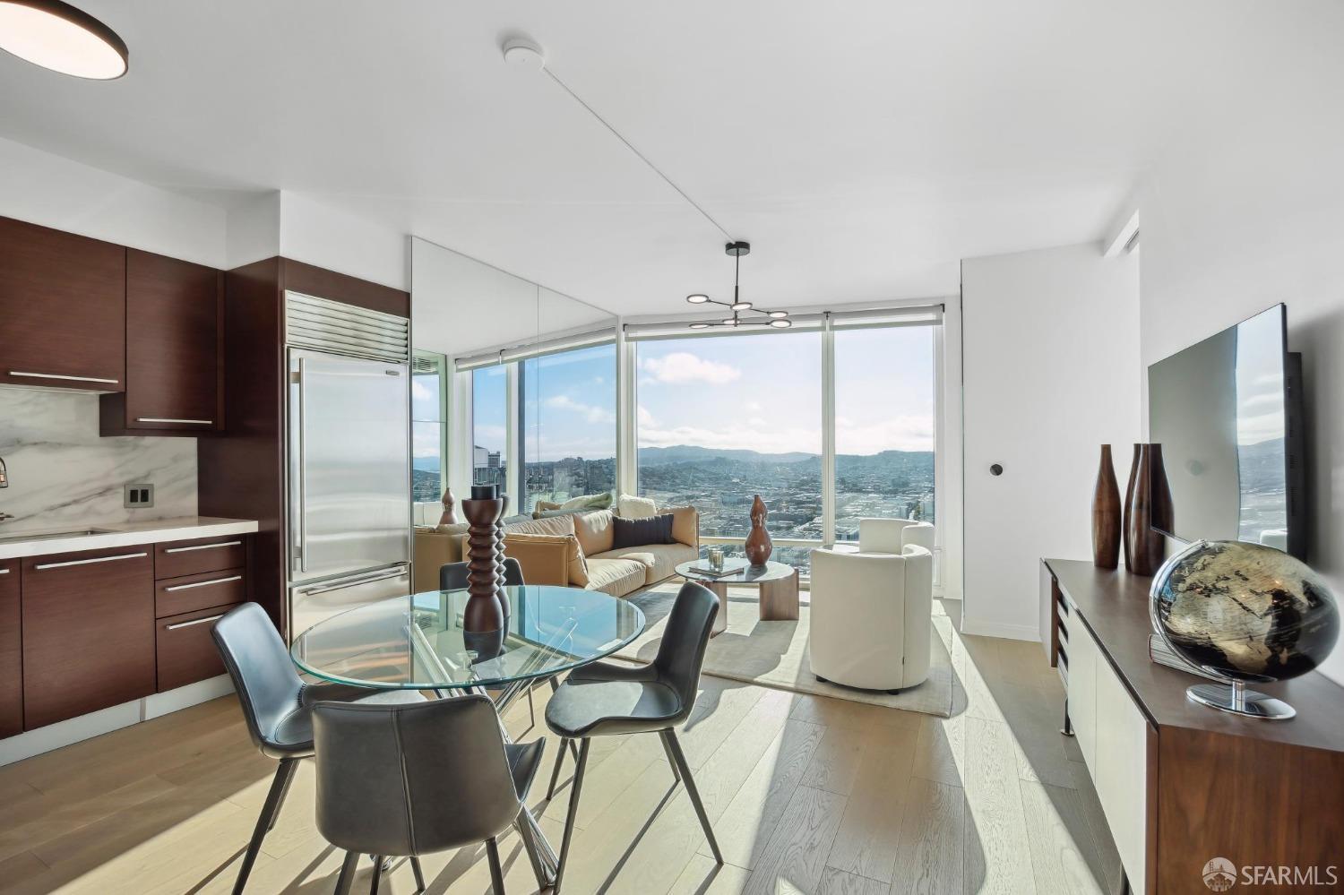 425 1st Street # 4404