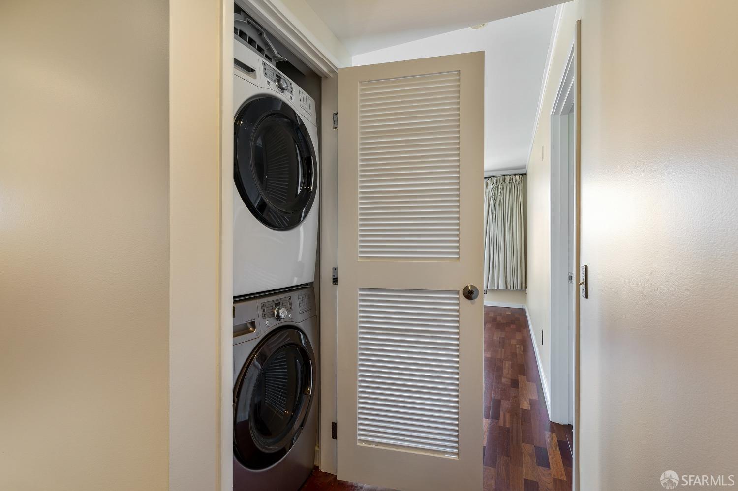 403 Main Street # 518N