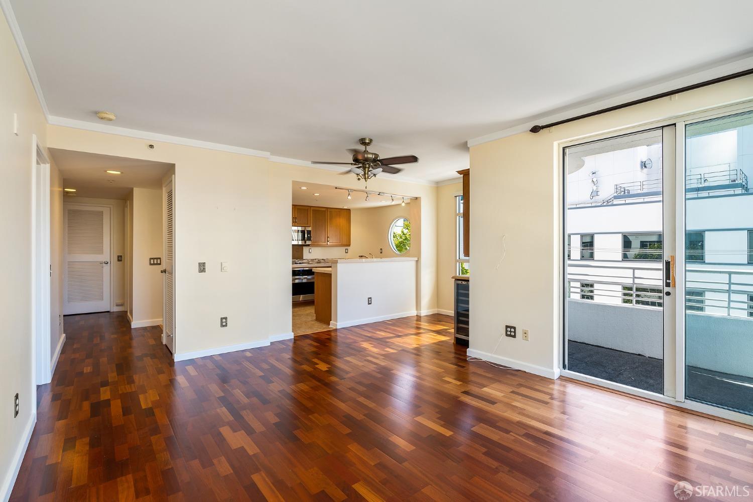 403 Main Street # 518N