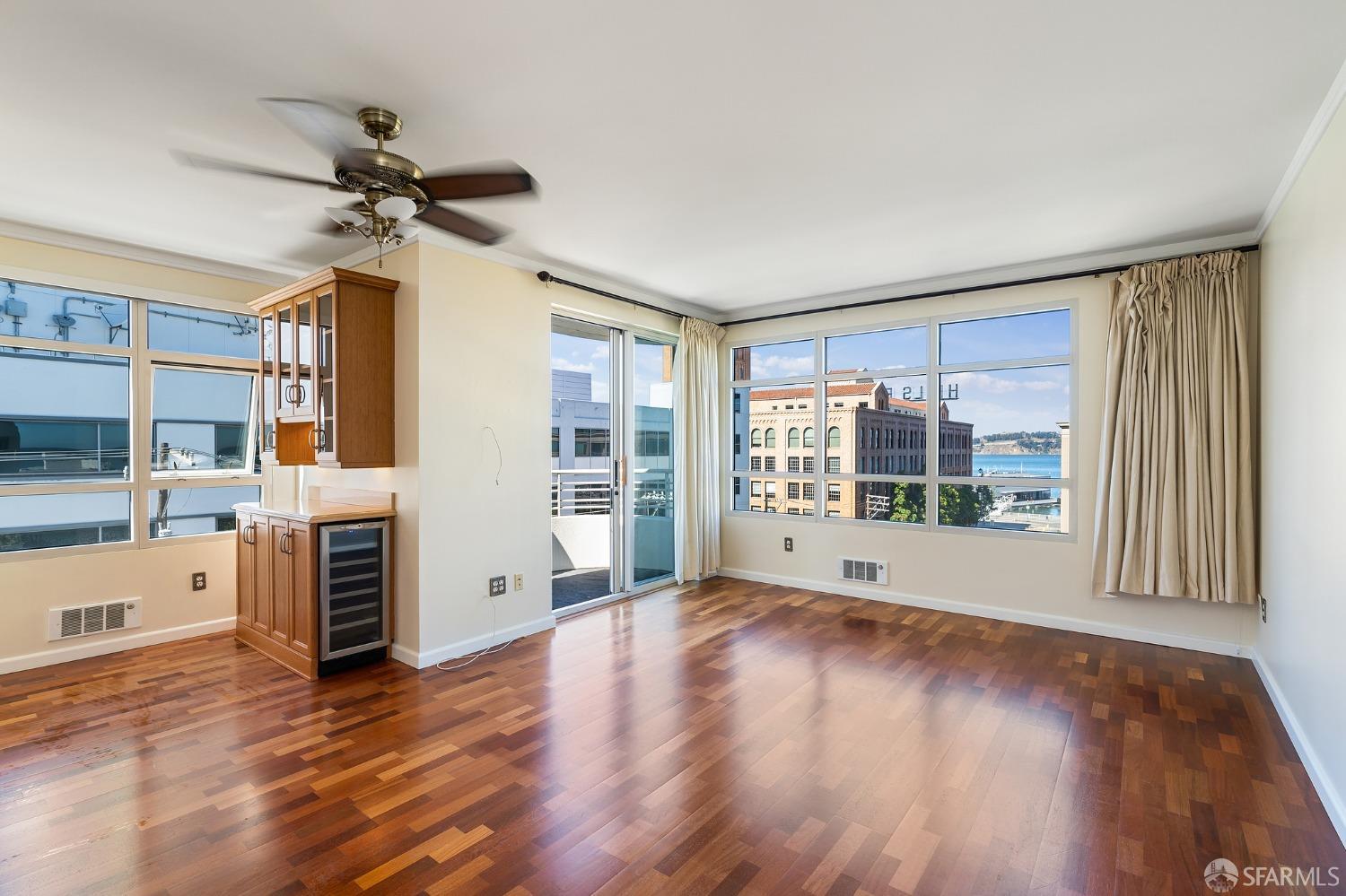 403 Main Street # 518N