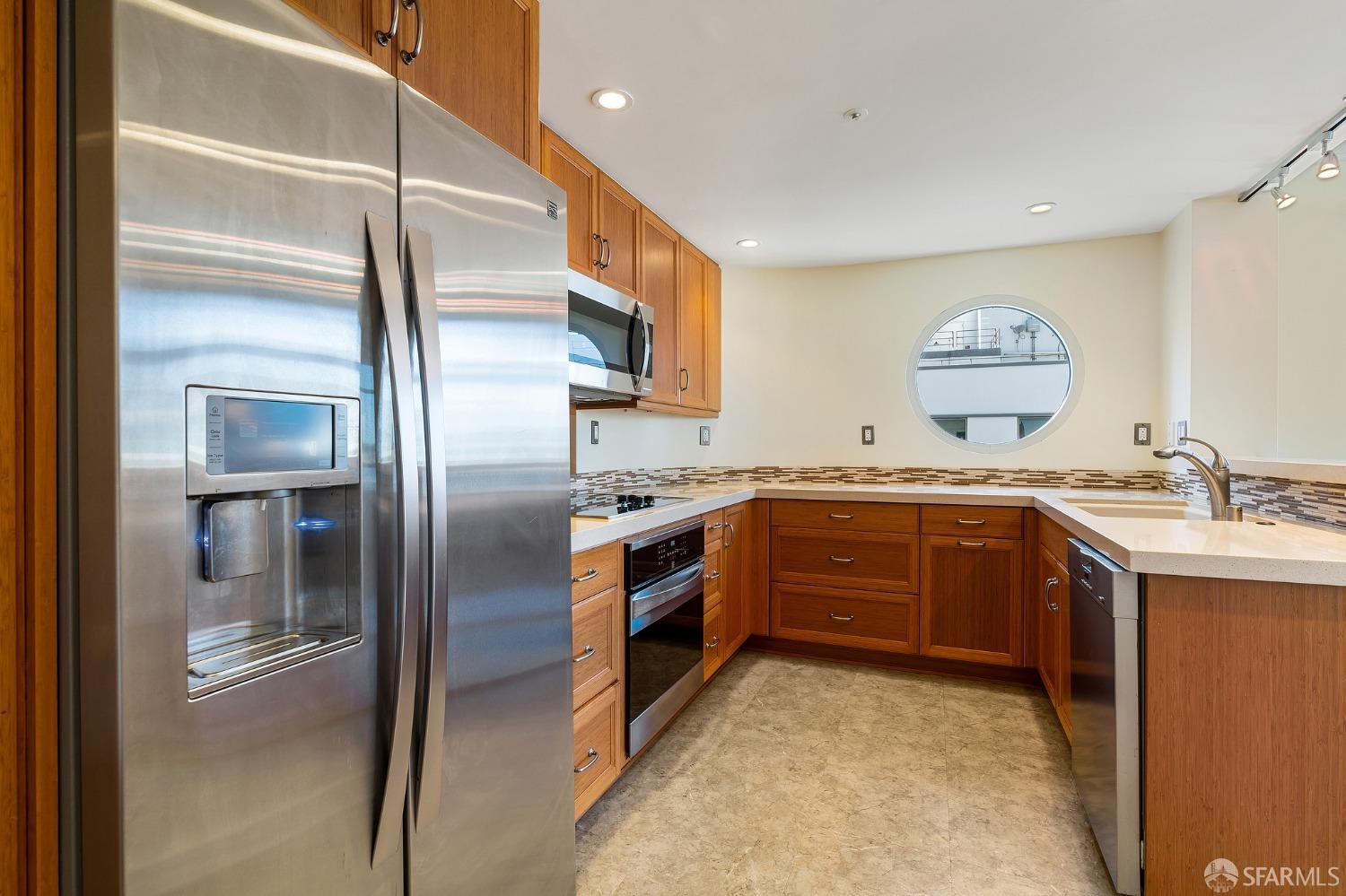 403 Main Street # 518N