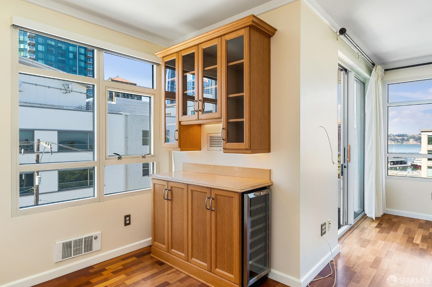 403 Main Street # 518N